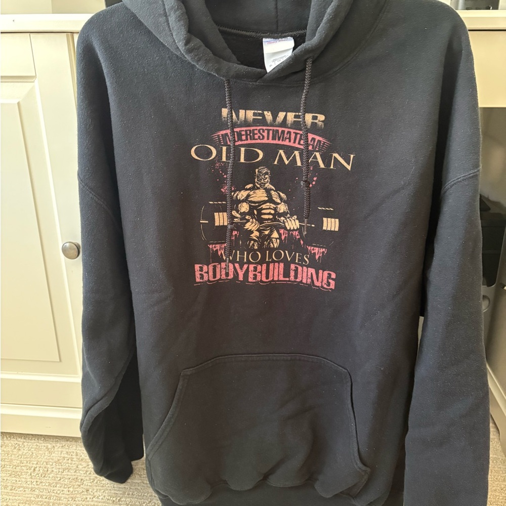 Gildan Black Pullover Hoodie with Vintage Bodybuilding Graphic